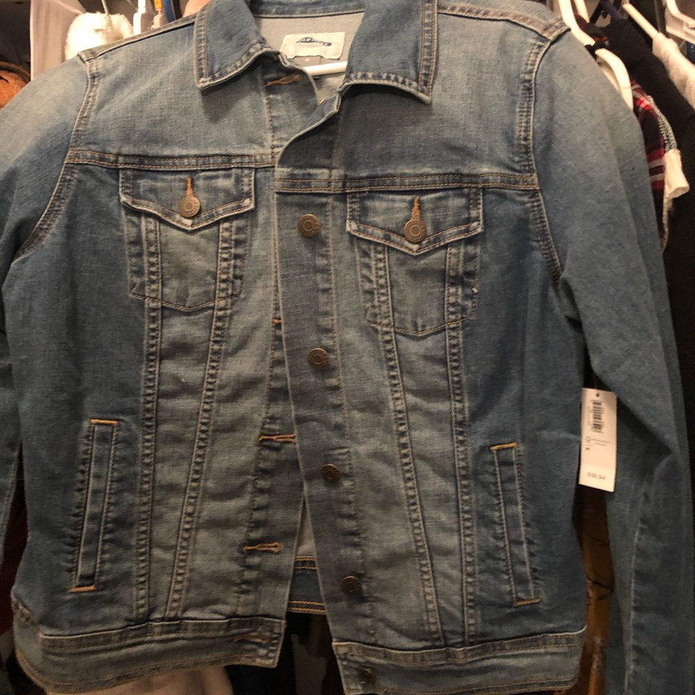 Such a cute jean jacket!